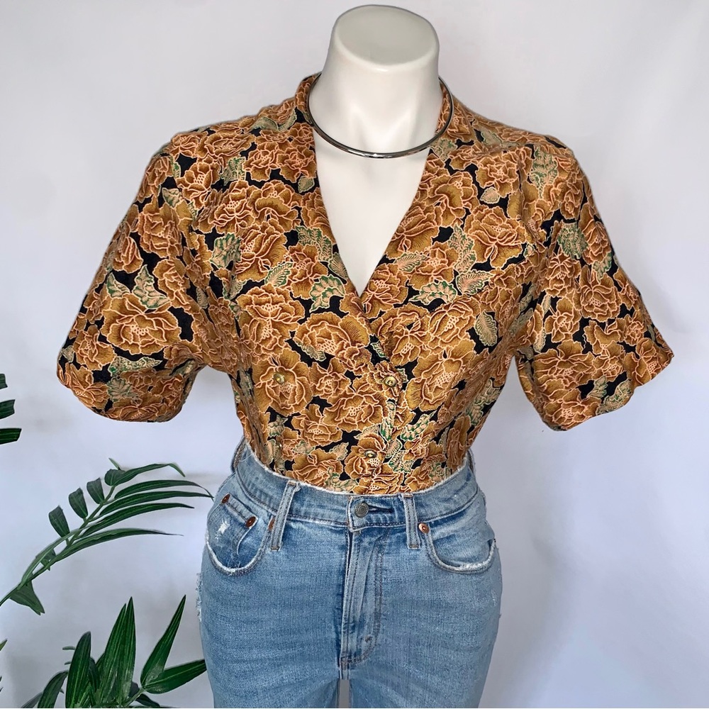 v i n t a g e :: Floral Puritan Peter Pan Collar Whimsical Blouse - Picture 12 of 14